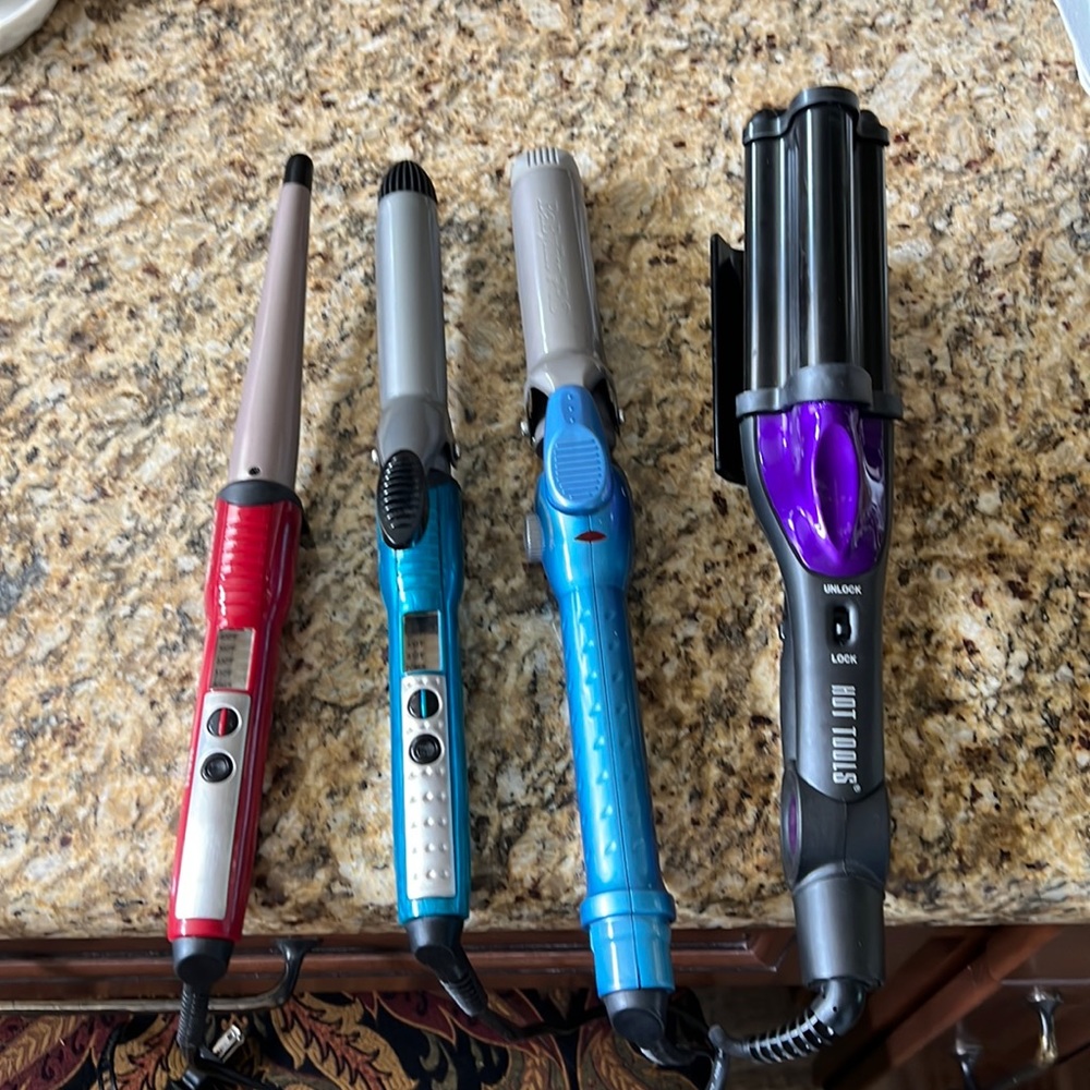 Set of hair tools
